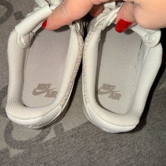 Nike Air Force 1 Cream Pebbled Sneakers, size 6 - Picture 6 of 9